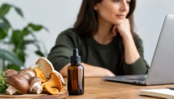 Can mushroom tinctures support focus? Pe scurt